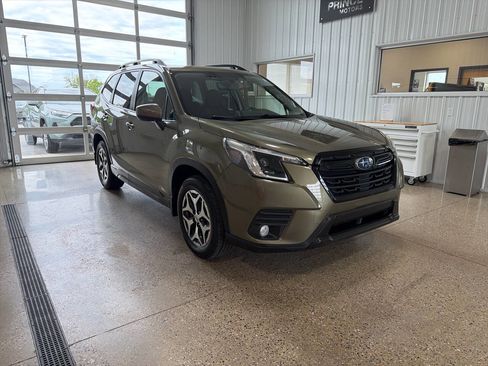 Used 2022 Subaru Forester Premium AWD/4WD image 7