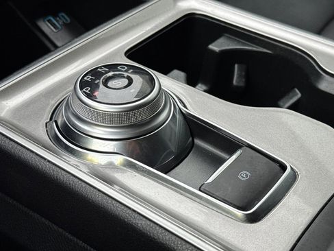 Used 2024 Ford Edge SEL image 18