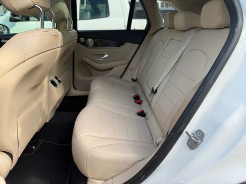 Used 2018 Mercedes-Benz GLC 300 4MATIC image 20