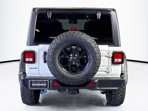 Used 2024 Jeep Wrangler Unlimited image 6