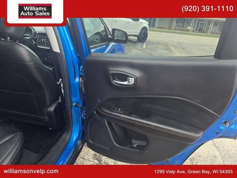 Used 2018 Jeep Compass Limited w/ Navigation Group AWD/4WD image 18