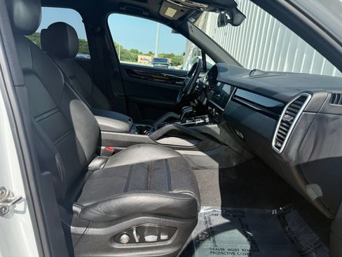 Used 2019 Porsche Cayenne AWD/4WD image 22