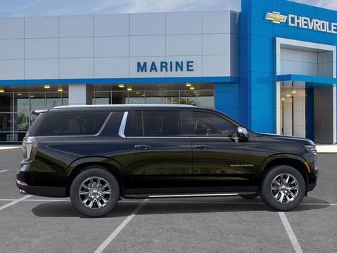 New 2026 Chevrolet Suburban Premier image 5