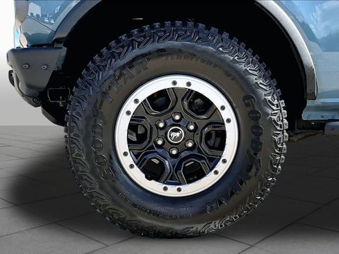 Used 2023 Ford Bronco Badlands w/ Sasquatch Package AWD/4WD image 11