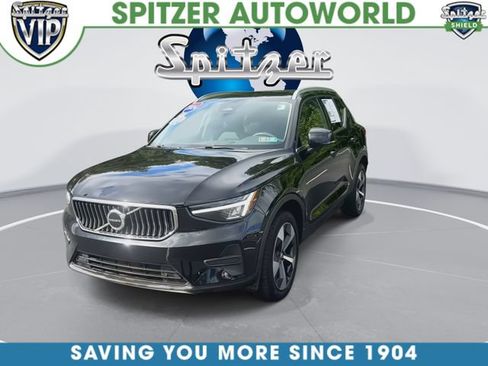 Used 2024 Volvo XC40 B5 Core AWD/4WD image 4