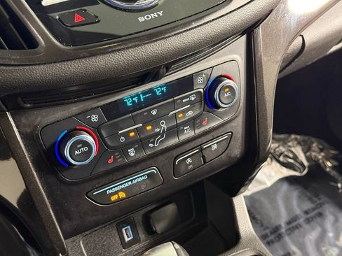 Used 2017 Ford Escape Titanium AWD/4WD image 18