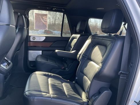 Used 2024 Lincoln Navigator L Reserve image 14