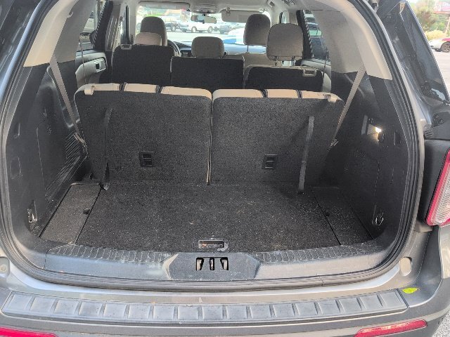 Used 2022 Ford Explorer XLT RWD image 11