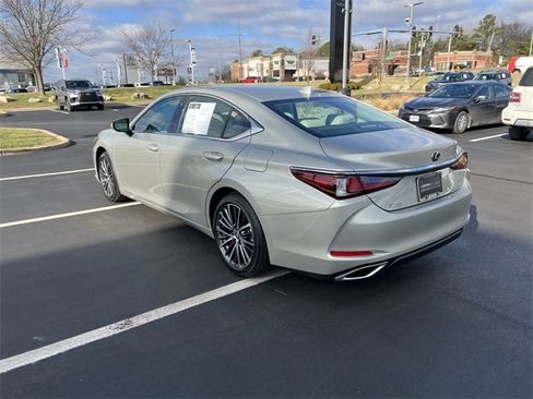 Used 2025 Lexus ES 350 w/ Premium Package image 5