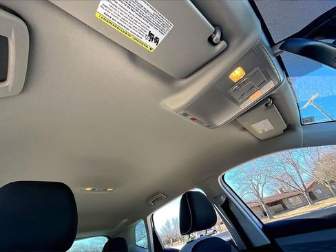 Used 2023 Volkswagen Taos S image 17