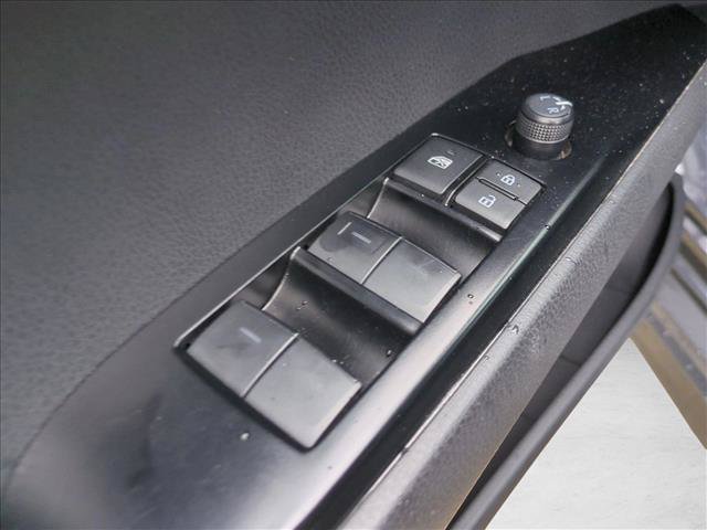 Used 2025 Toyota Camry SE FWD image 13