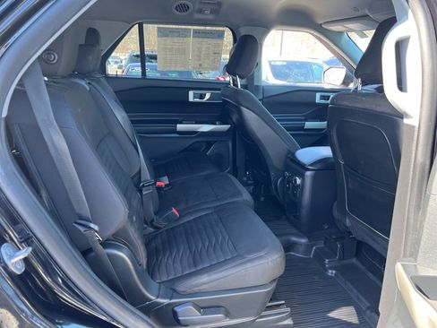Used 2020 Ford Explorer XLT w/ Comfort Package image 25