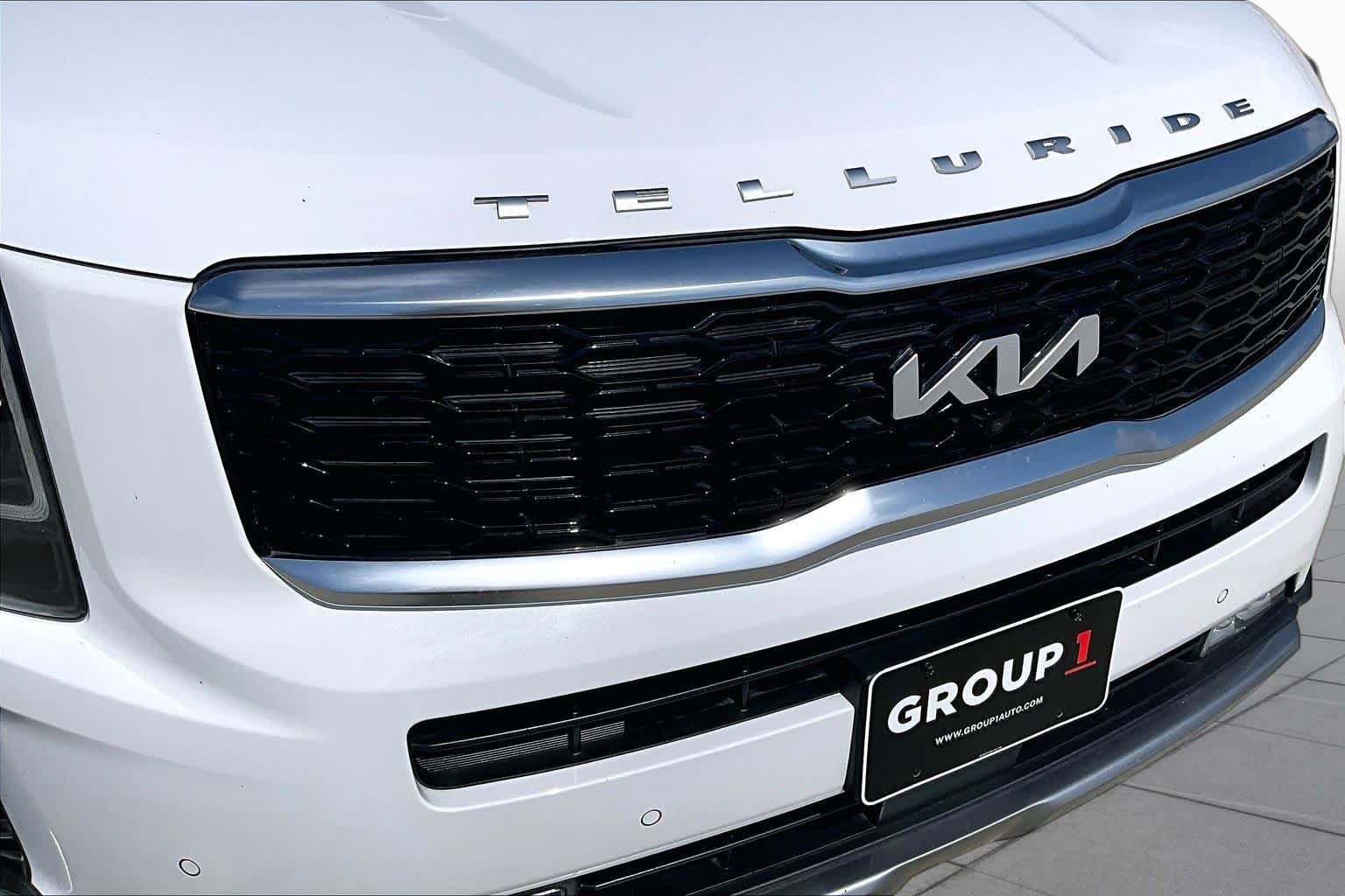 Used 2022 Kia Telluride SX w/ Towing Package FWD image 28