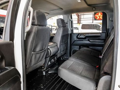 Used 2024 Chevrolet Silverado 2500 LT w/ Convenience Package image 35