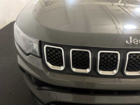 Used 2023 Jeep Compass Latitude image 4