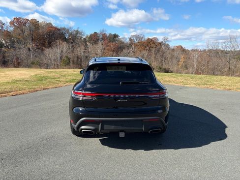 Certified 2025 Porsche Macan image 6