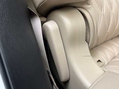 Used 2022 Nissan Armada Platinum w/ Captain's Chairs Package RWD image 26