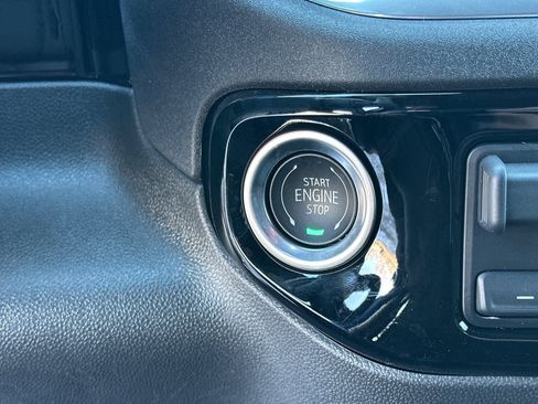 New 2025 GMC Sierra 1500 Elevation image 21