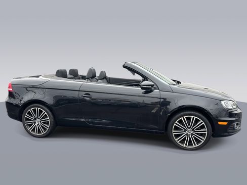 Used 2013 Volkswagen Eos image 2