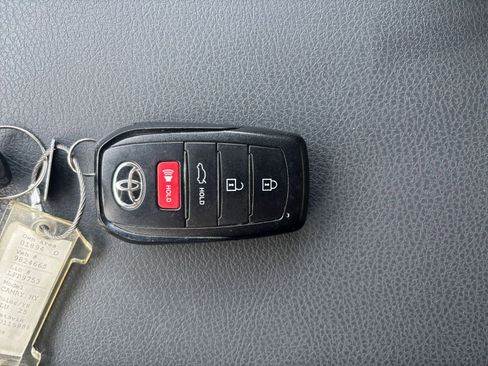 Used 2025 Toyota Camry LE image 22