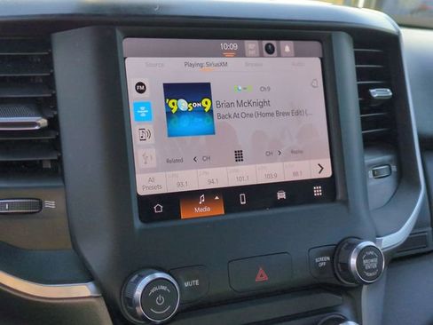 Used 2024 RAM 2500 Big Horn w/ Bed Utility Group image 16