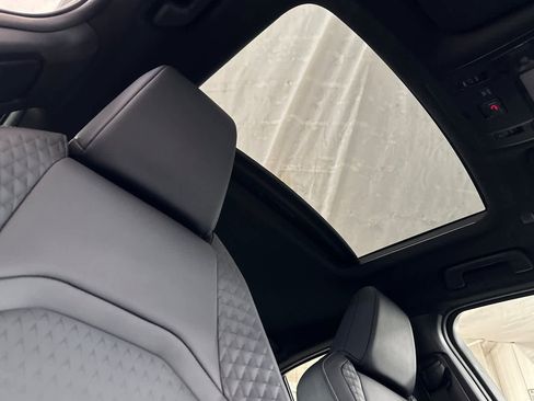 Used 2022 Lexus UX 250h image 17