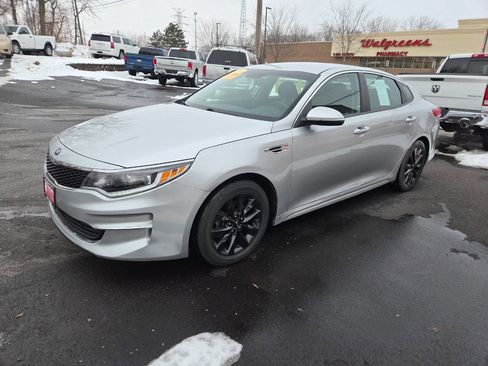 Used 2018 Kia Optima LX w/ 17" Alloy Wheels Package image 4