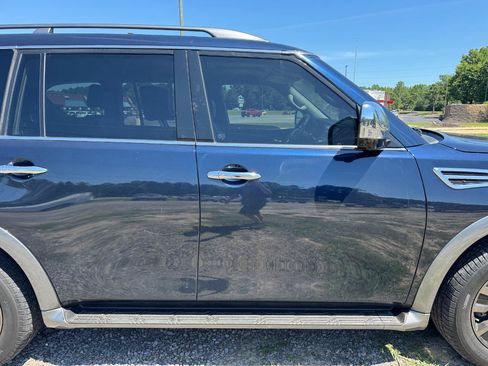 Used 2018 Nissan Armada Platinum w/ Captain Seat Package RWD image 8