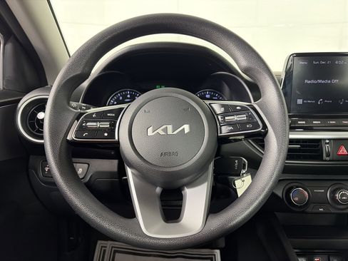 Used 2024 Kia Forte LXS w/ LXS Technology Package image 24