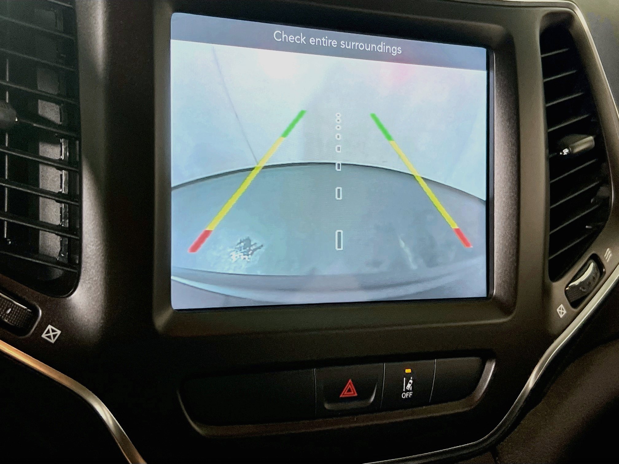 Used 2022 Jeep Cherokee Trailhawk AWD/4WD image 13