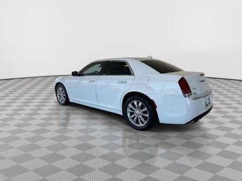 Used 2018 Chrysler 300 Limited AWD/4WD image 7