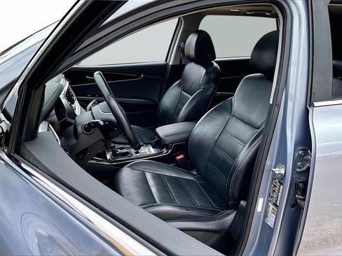 Certified 2020 Kia Sorento EX image 27