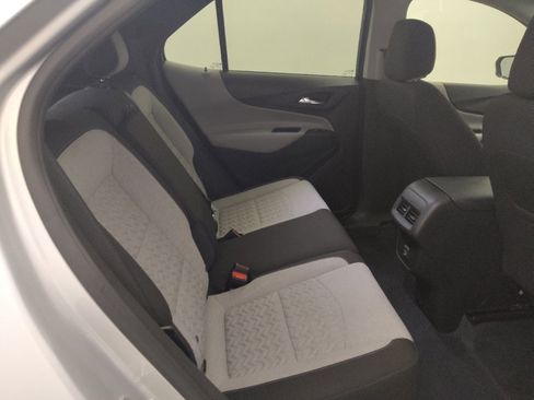 Used 2022 Chevrolet Equinox LS image 17