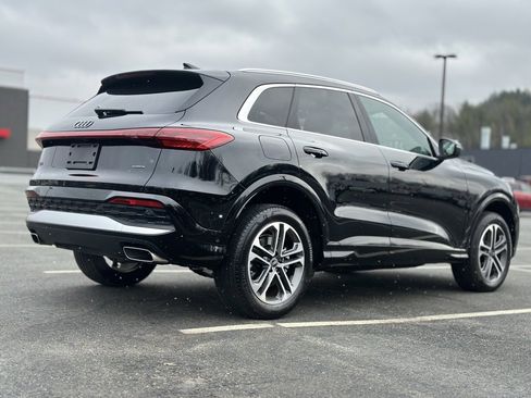 Certified 2025 Audi Q5 2.0T Premium Plus w/ Premium Plus image 7