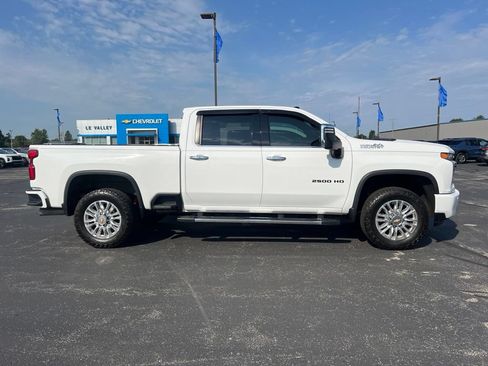Used 2020 Chevrolet Silverado 2500 High Country w/ Z71 Off-Road Package AWD/4WD image 4