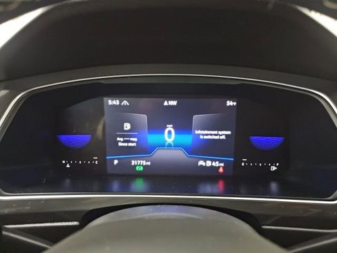 Used 2023 Volkswagen Tiguan SE w/ Panoramic Sunroof Package image 20