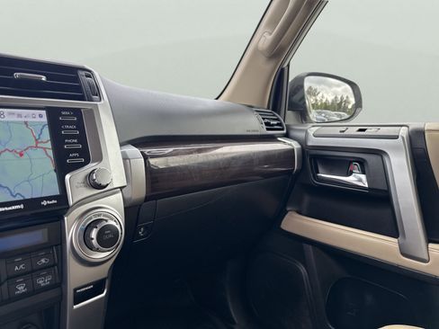 Used 2022 Toyota 4Runner Limited AWD/4WD image 22
