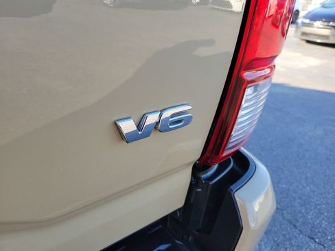 Used 2018 Toyota Tacoma TRD Sport image 7