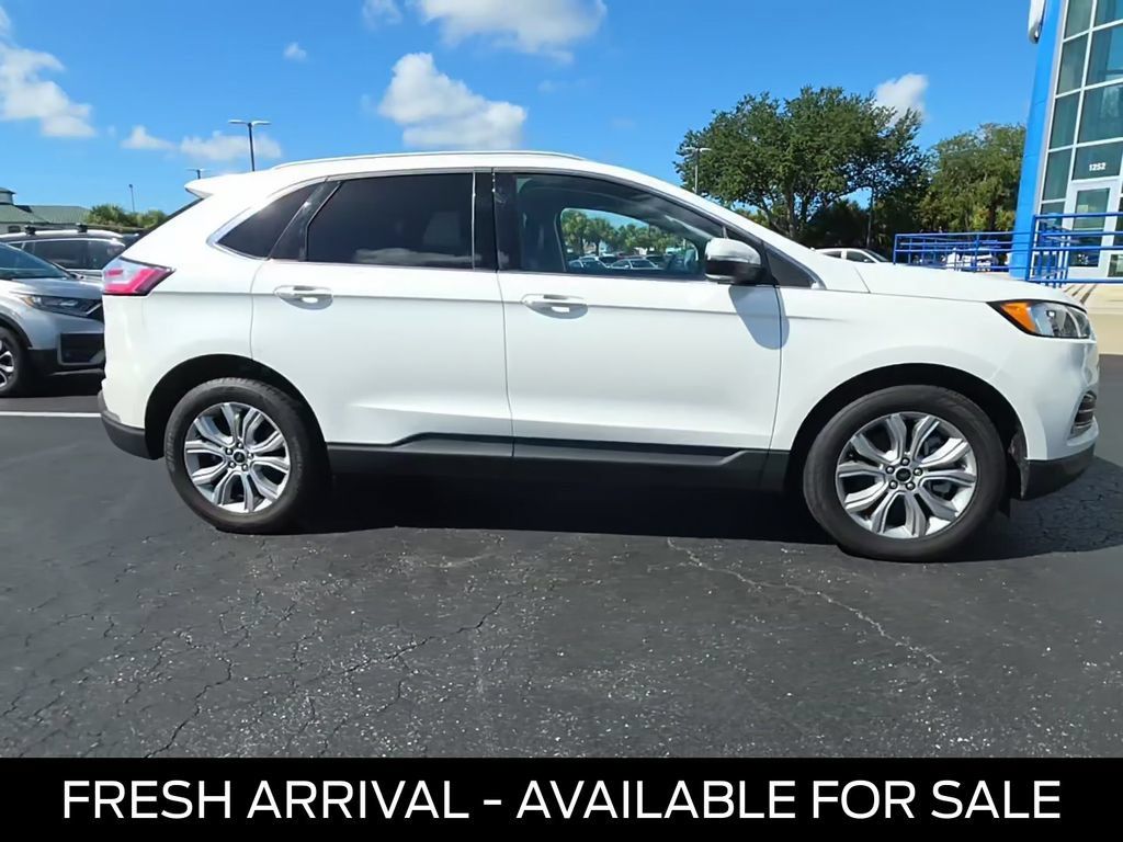 Used 2023 Ford Edge Titanium AWD/4WD image 2