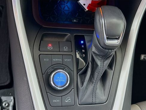 Certified 2021 Toyota RAV4 Limited image 16