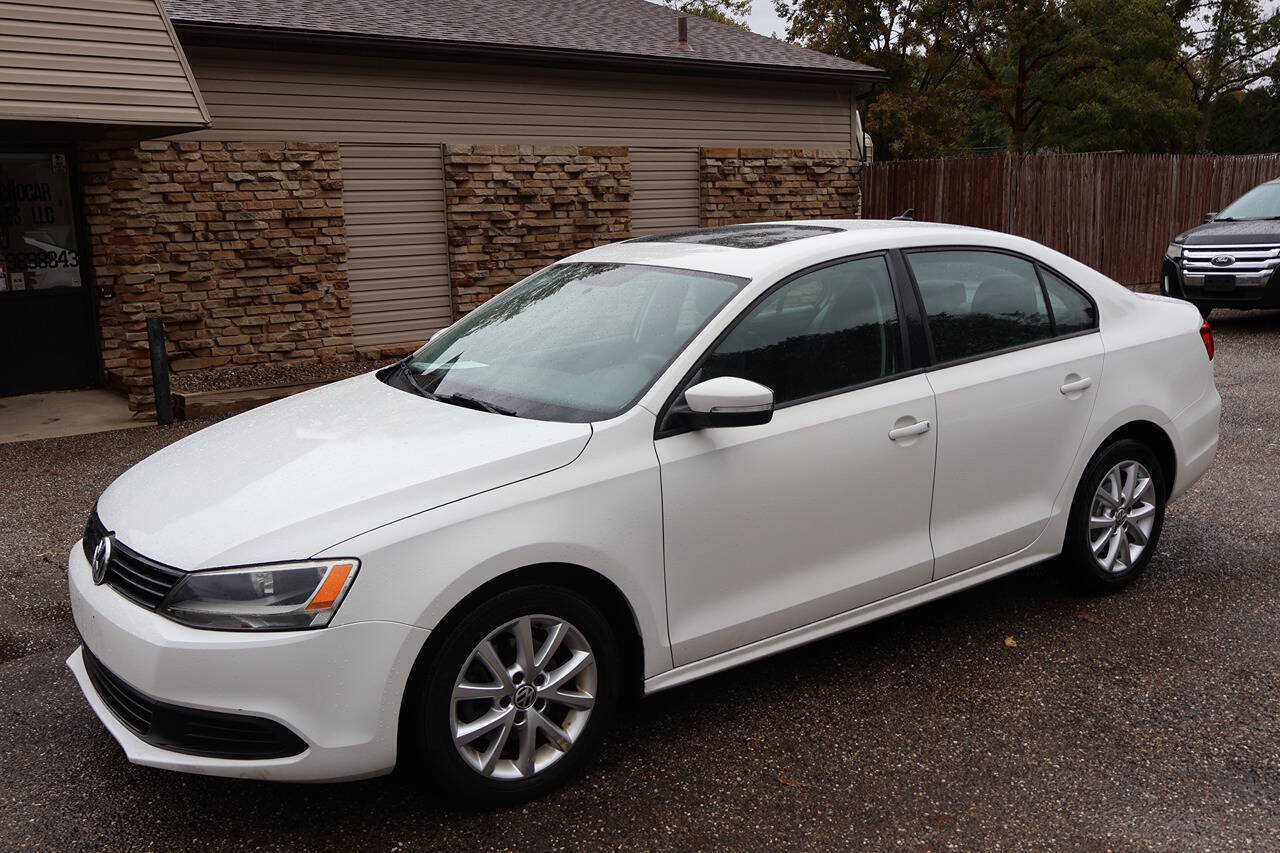 Used 2011 Volkswagen Jetta SE FWD image 4