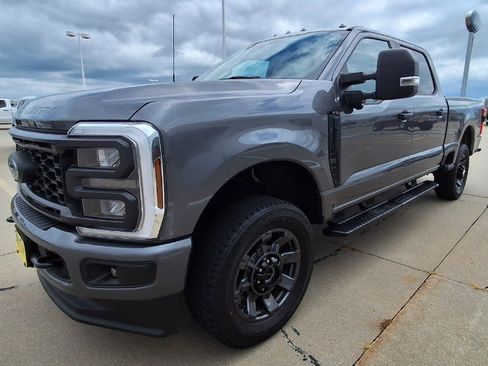 Used 2024 Ford F250 XL w/ STX Appearance Package AWD/4WD image 4