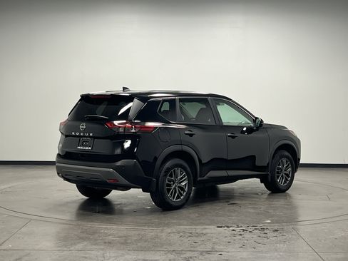 Used 2023 Nissan Rogue S image 8