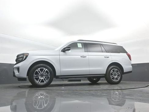 New 2026 Ford Expedition Active image 33