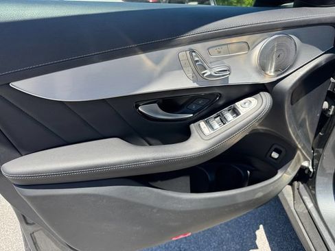 Used 2023 Mercedes-Benz GLC 300 4MATIC Coupe image 11