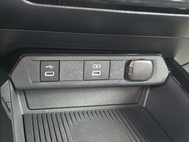 Used 2024 Toyota Prius Prime FWD image 25