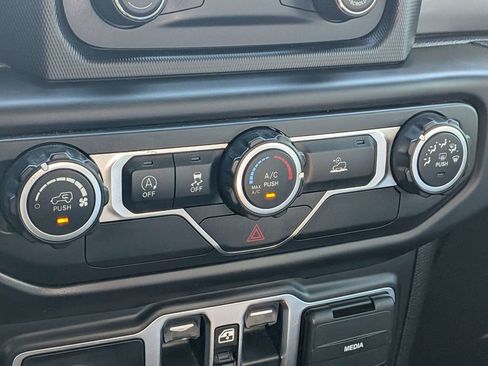 Used 2020 Jeep Gladiator Sport w/ Quick Order Package 24S image 22