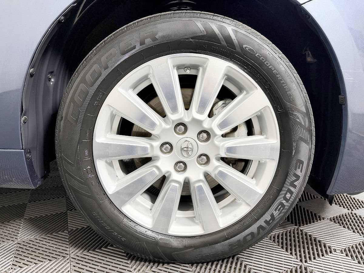 Used 2017 Toyota Sienna LE AWD/4WD image 25