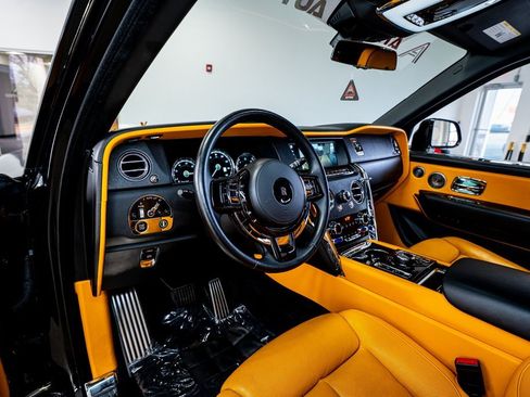 Used 2023 Rolls-Royce Cullinan image 42