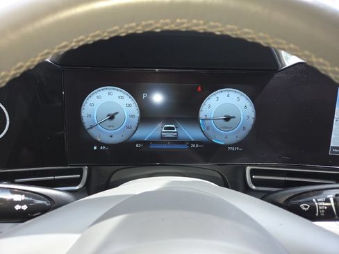 Used 2023 Hyundai Elantra SEL w/ Convenience Package FWD image 4